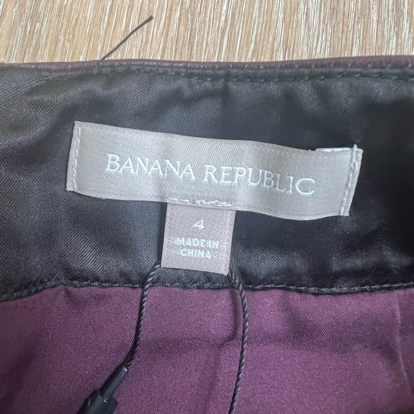 Limited Edition NWT Banana Republic Mauve Leather Pleated Skirt - Picture 3 of 7